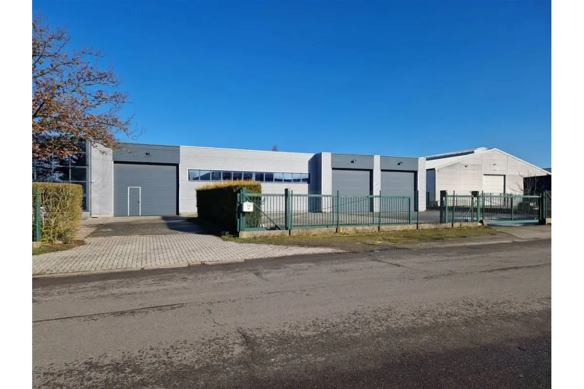 Handelszaak te  huur in Loenhout 2990 4500.00€  slaapkamers m² - Zoekertje 549057