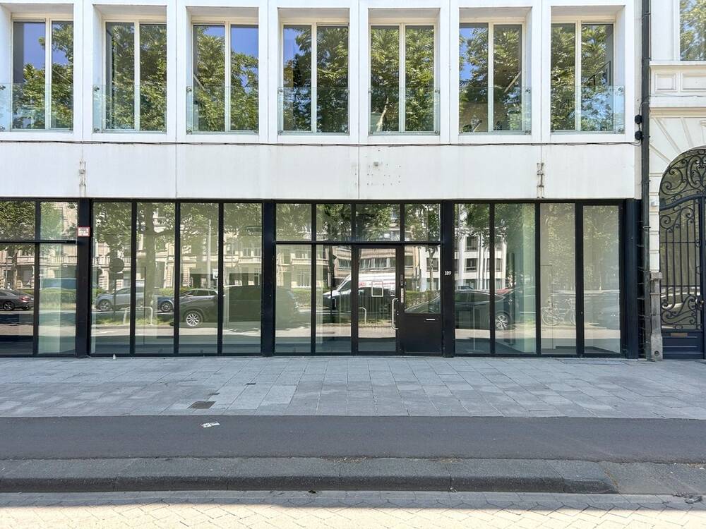 Handelszaak te  koop in Antwerpen 2000 945000.00€  slaapkamers m² - Zoekertje 548404
