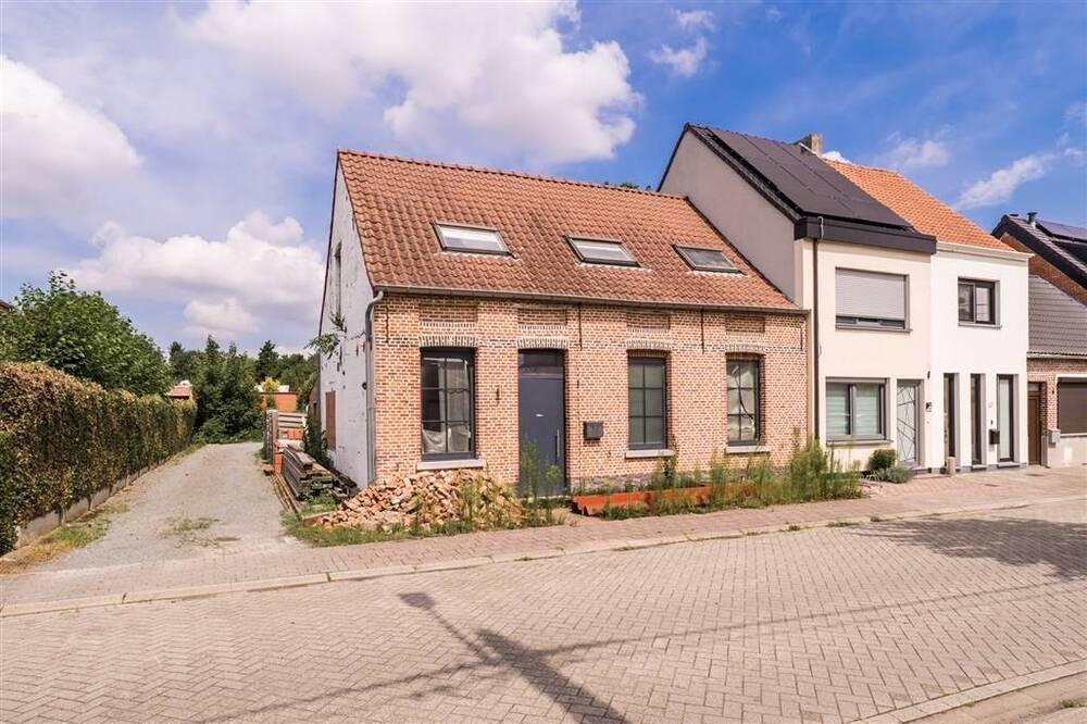Huis te koop in Sint-Katelijne-Waver 2860 264000.00€ 3 slaapkamers 150.00m² - Zoekertje 550218