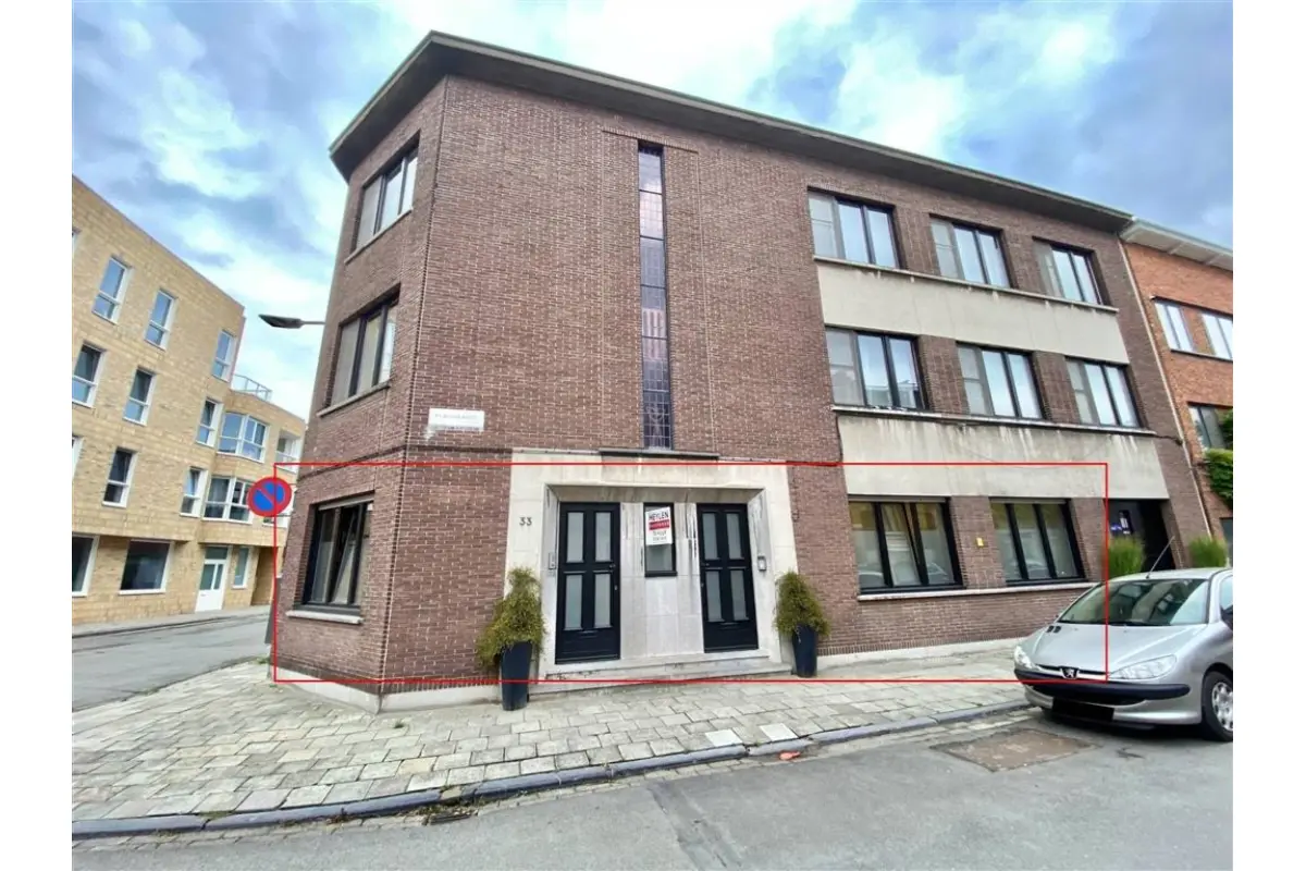 Handelszaak te  huur in Berchem 2600 2000.00€  slaapkamers 186.00m² - Zoekertje 551025