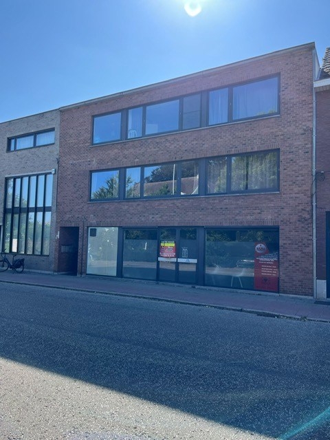 Handelszaak te  huur in Geel 2440 750.00€  slaapkamers m² - Zoekertje 550561