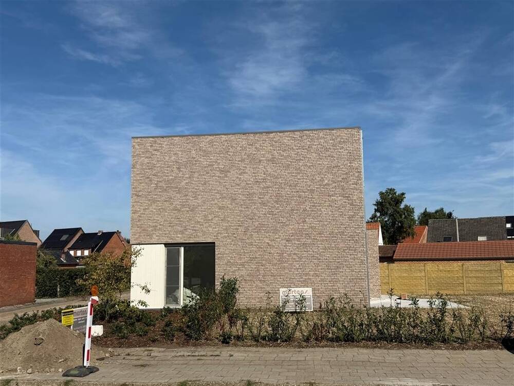 Huis te  huur in Mol 2400 1200.00€ 3 slaapkamers m² - Zoekertje 553502