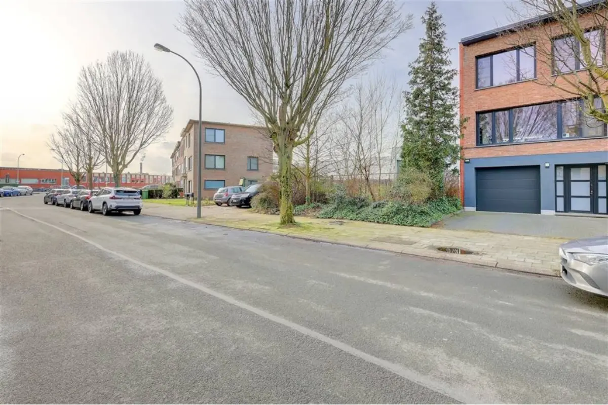 Grond te  koop in Wilrijk 2610 295000.00€  slaapkamers m² - Zoekertje 553437