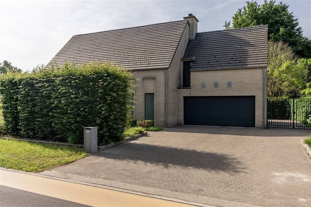 Huis te  koop in Balen 2490 655000.00€ 4 slaapkamers 320.00m² - Zoekertje 553503