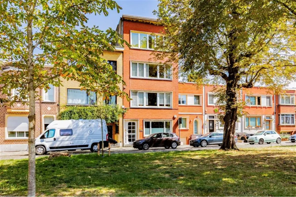 Appartement te  koop in Berchem 2600 299000.00€ 3 slaapkamers 120.00m² - Zoekertje 556121