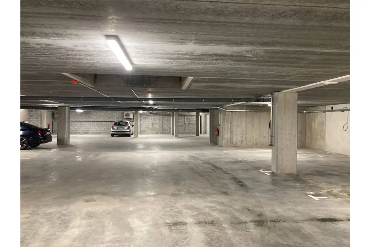 Parking & garage te  koop in Heist-op-den-Berg 2220 23500.00€  slaapkamers m² - Zoekertje 557018