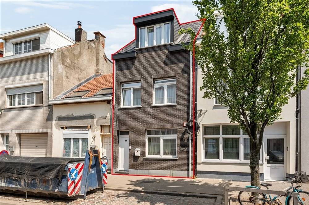 Huis te  koop in Merksem 2170 429000.00€ 5 slaapkamers 146.00m² - Zoekertje 557566