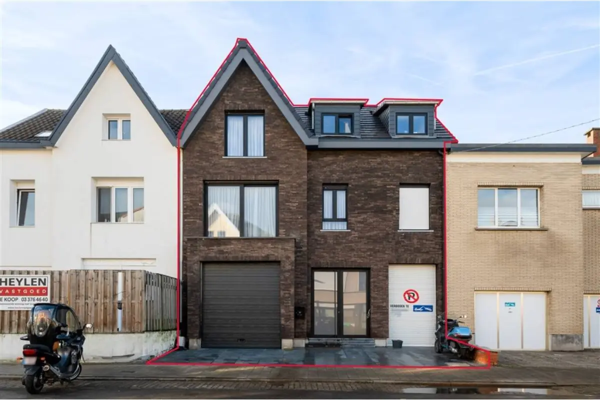 Huis te  koop in Deurne 2100 499000.00€ 3 slaapkamers 180.00m² - Zoekertje 557624