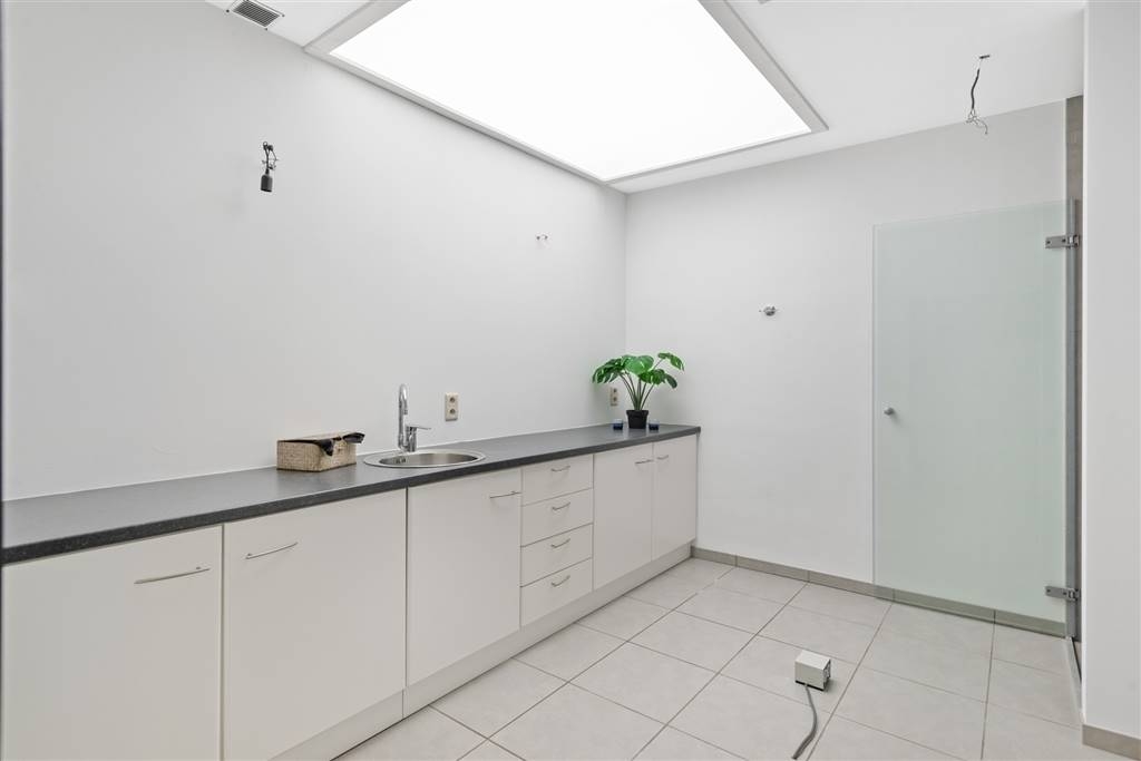 Handelszaak te huur in Sint-Katelijne-Waver 2860 1000.00€ slaapkamers 104.00m² - Zoekertje 558146