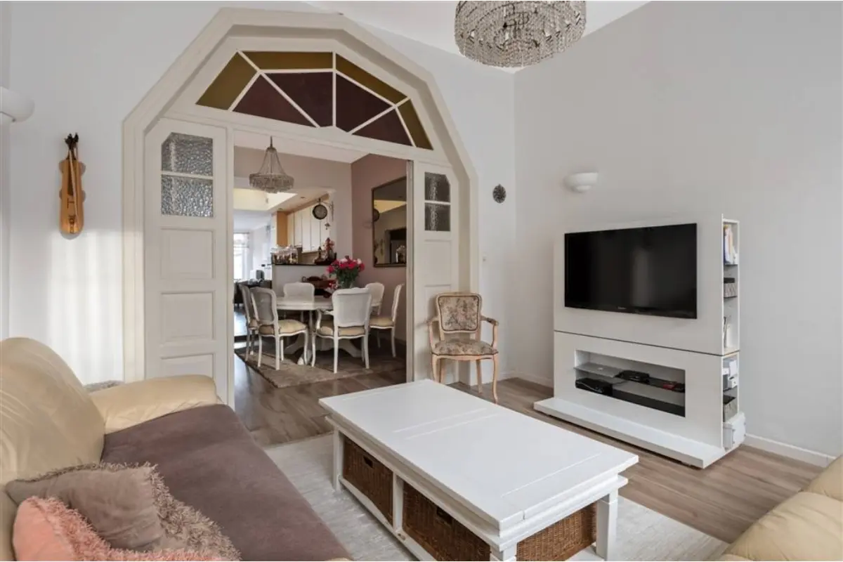 Herenhuis te  koop in Berchem 2600 490000.00€ 5 slaapkamers 250.00m² - Zoekertje 558849