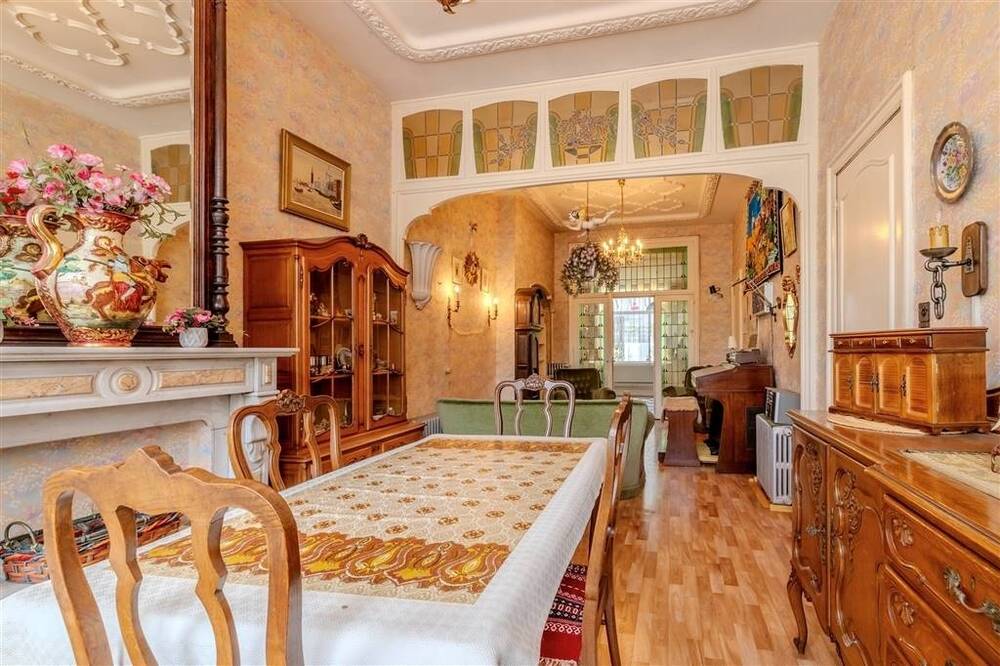 Huis te koop in Berchem 2600 435000.00€ 5 slaapkamers 242.00m² - Zoekertje 558847