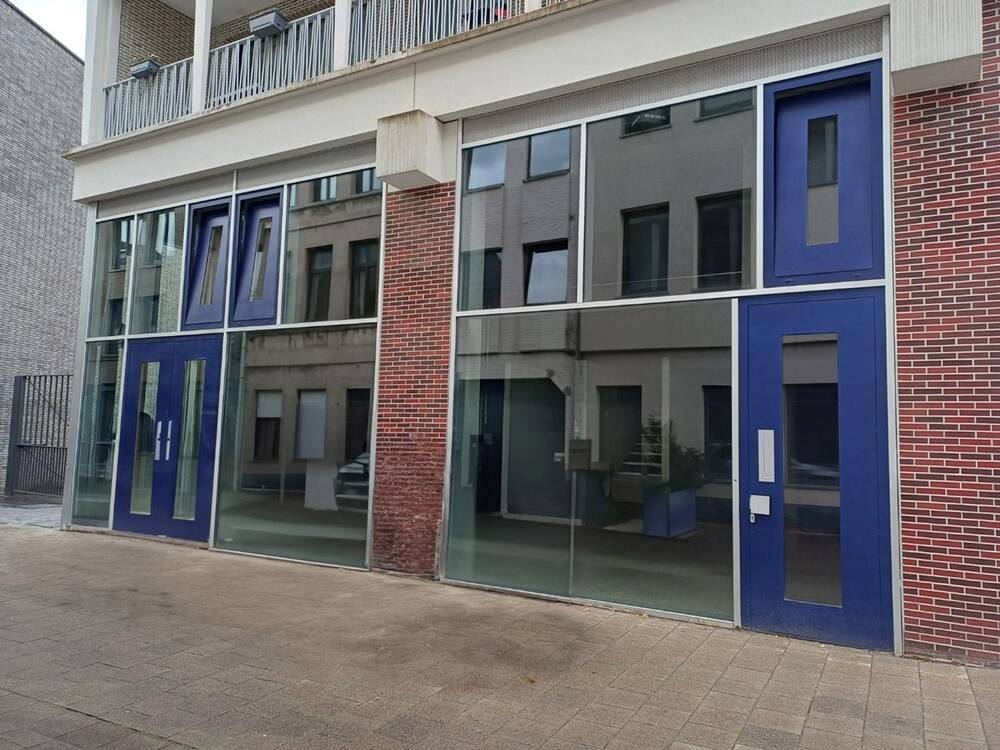 Handelszaak te  koop in Antwerpen 2000 369000.00€  slaapkamers m² - Zoekertje 559173
