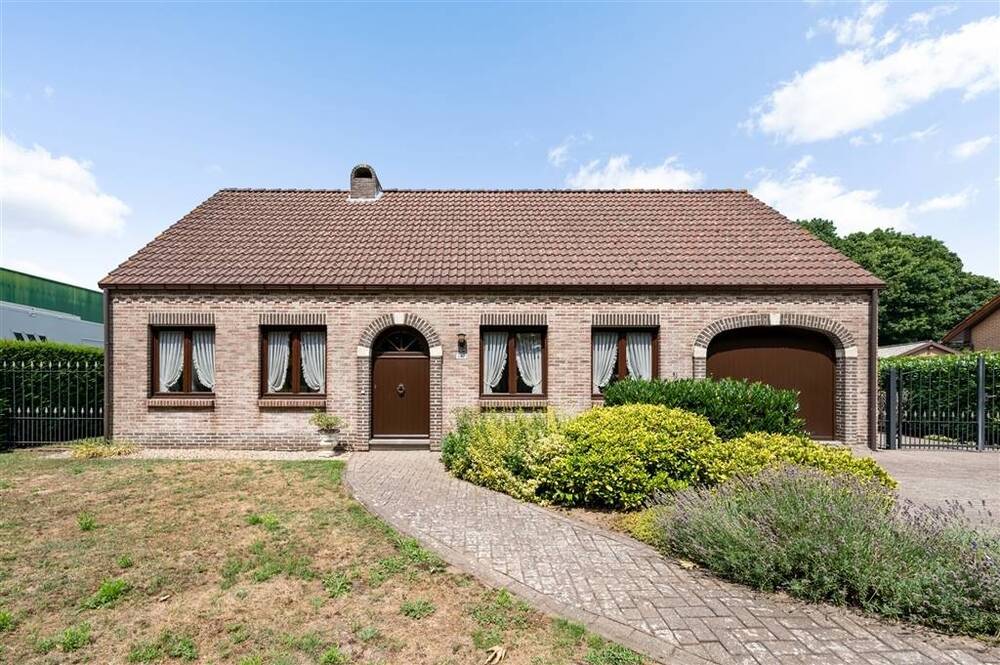 Huis te  koop in Westerlo 2260 360000.00€ 1 slaapkamers 182.00m² - Zoekertje 559206