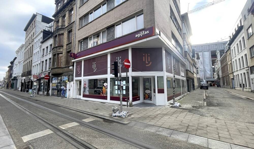Handelszaak te  koop in Antwerpen 2000 495000.00€  slaapkamers m² - Zoekertje 561405