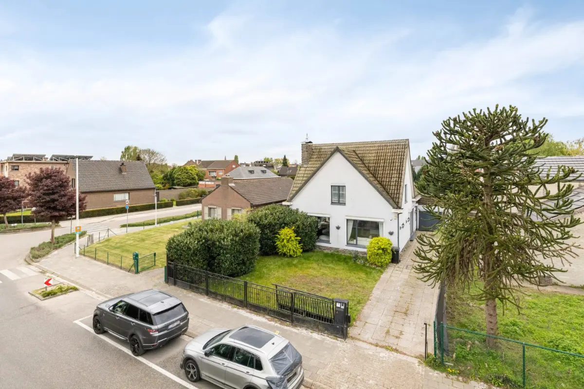 Huis te  koop in Burcht 2070 495000.00€ 3 slaapkamers 272.00m² - Zoekertje 562126