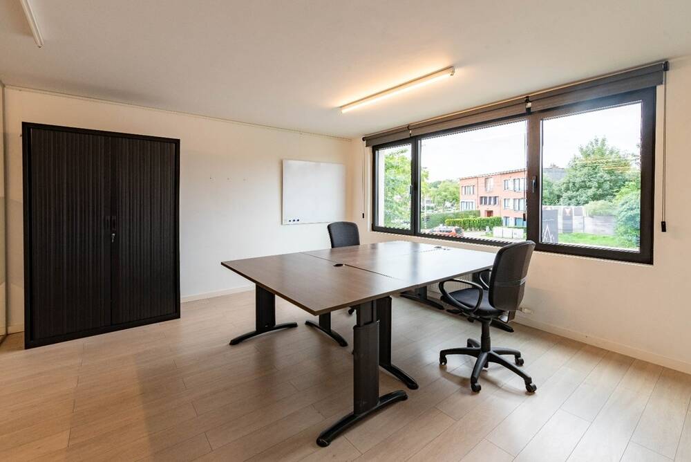 Handelszaak te  huur in Mortsel 2640 580.00€  slaapkamers 21.00m² - Zoekertje 562973