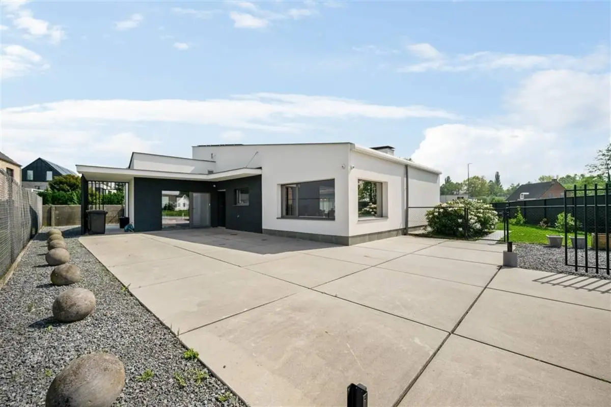 Huis te koop in Ranst 2520 599000.00€ 3 slaapkamers 253.00m² - Zoekertje 563415