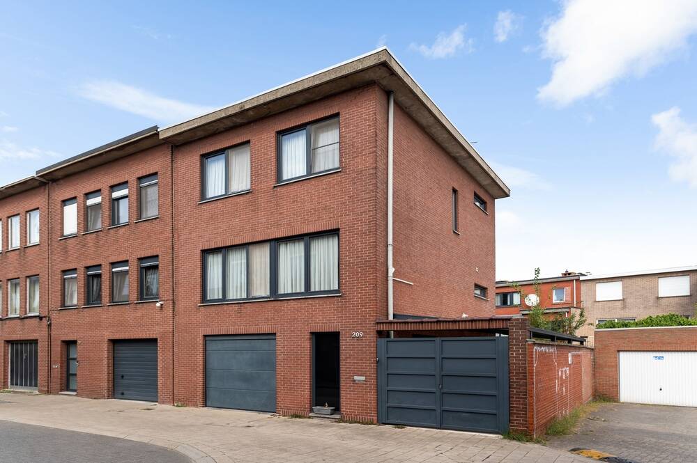 Huis te  in Deurne 2100 449000.00€ 4 slaapkamers 169.00m² - Zoekertje 564777