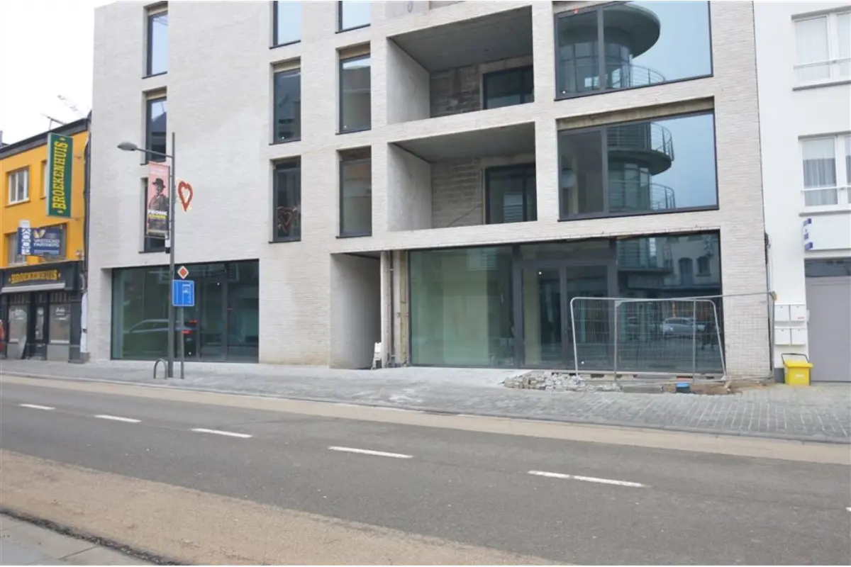 Handelszaak te  koop in Mol 2400 295393.00€  slaapkamers 155.47m² - Zoekertje 565794