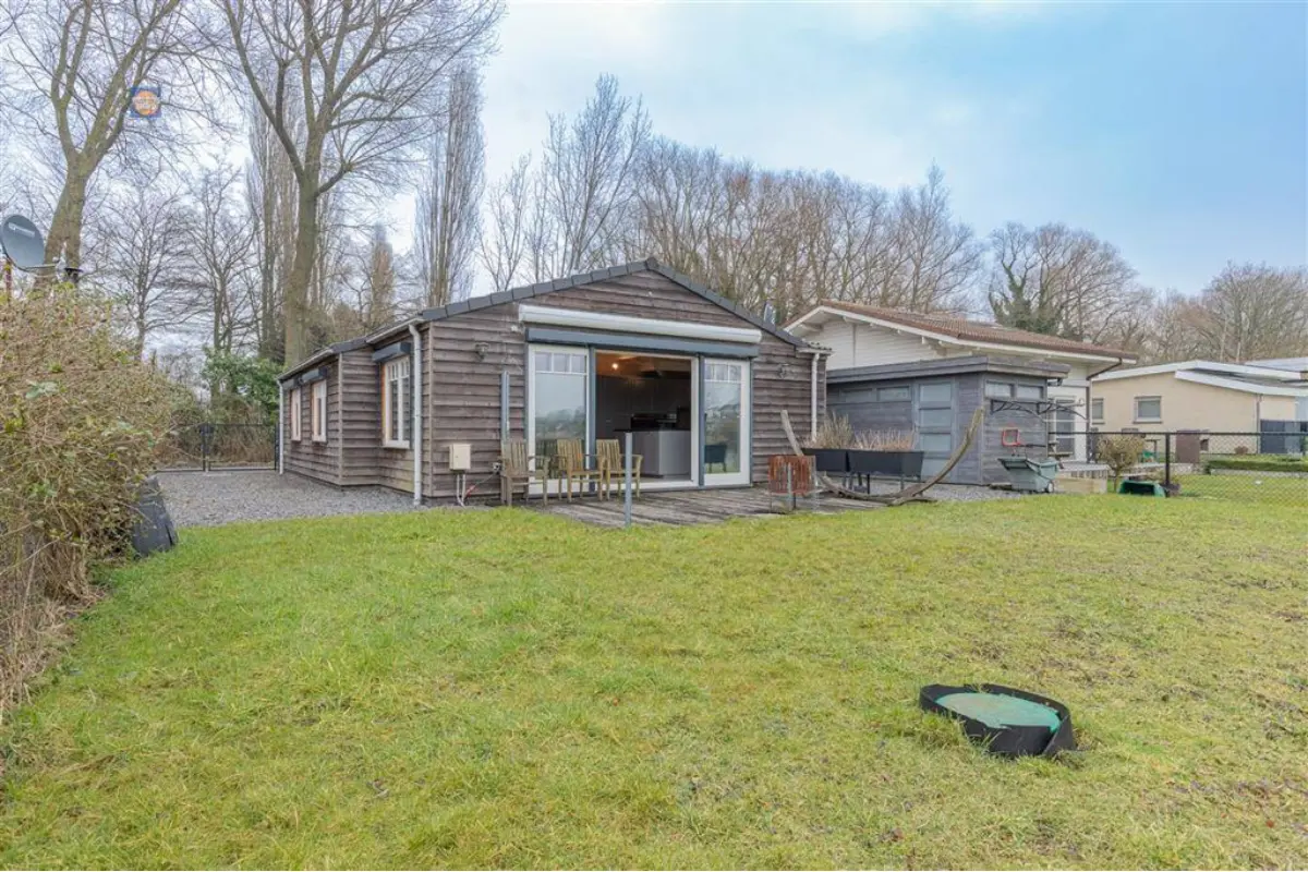 Bungalow te  koop in Liezele 2870 299000.00€ 2 slaapkamers 81.00m² - Zoekertje 566234