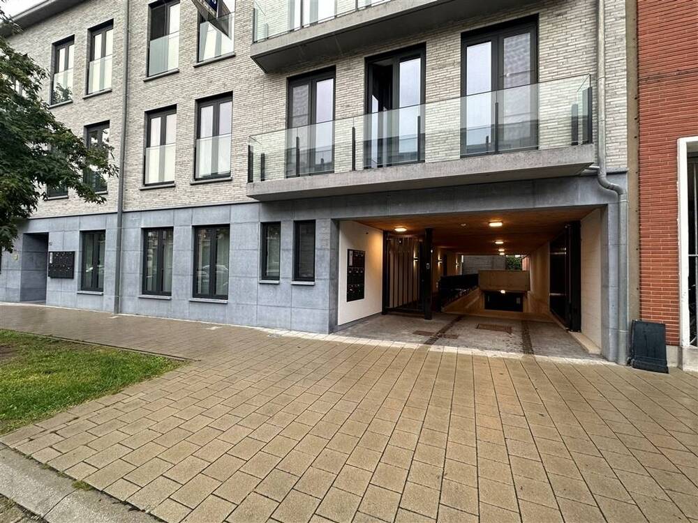 Parking te  huur in Berchem 2600 85.00€  slaapkamers m² - Zoekertje 566621