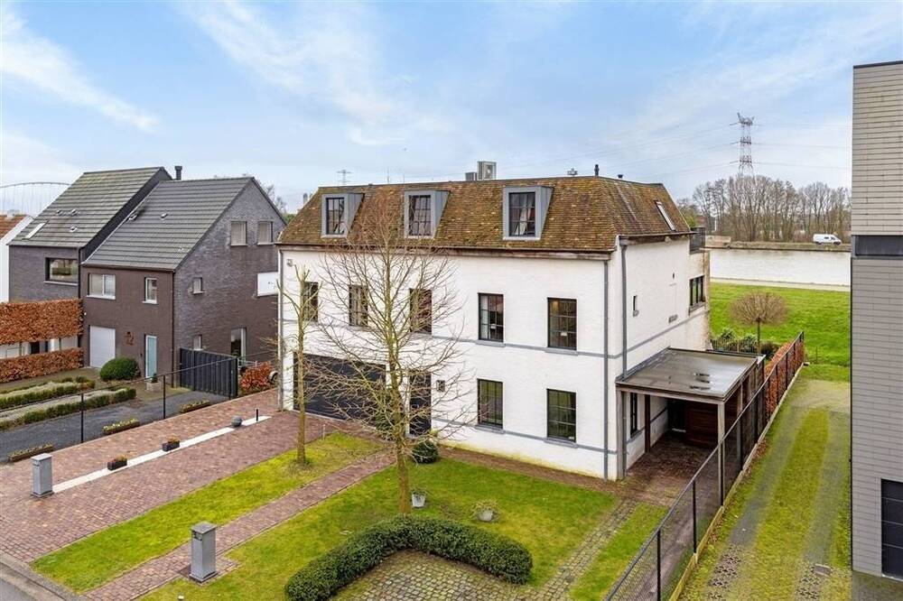 Duplex te  in Zandhoven 2240 1250000.00€ 3 slaapkamers 364.00m² - Zoekertje 567163