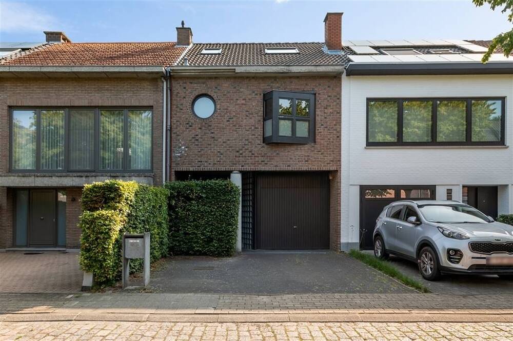 Huis te koop in Brasschaat 2930 439000.00€ 3 slaapkamers 204.00m² - Zoekertje 571854