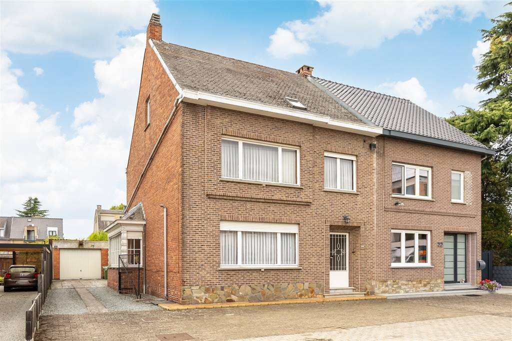 Huis te koop in Heist-op-den-Berg 2220 308000.00€ 4 slaapkamers 265.00m² - Zoekertje 572412