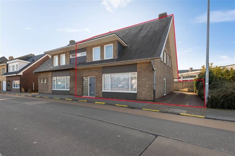 Huis te  koop in Mol 2400 325000.00€ 4 slaapkamers 535.00m² - Zoekertje 572732