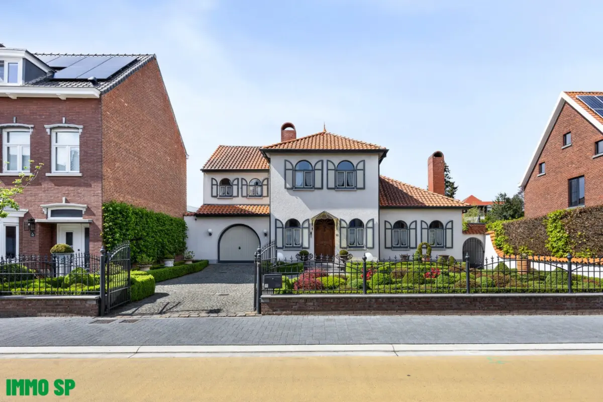 Villa te  koop in Mol 2400 615000.00€ 3 slaapkamers 377.00m² - Zoekertje 574162