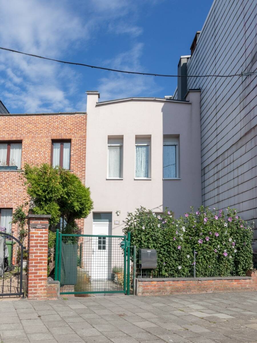 Huis te koop in Wilrijk 2610 349000.00€ 2 slaapkamers 110.00m² - Zoekertje 574673