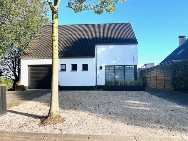 Huis te  huur in Vlimmeren 2340 1580.00€ 3 slaapkamers 181.00m² - Zoekertje 575559