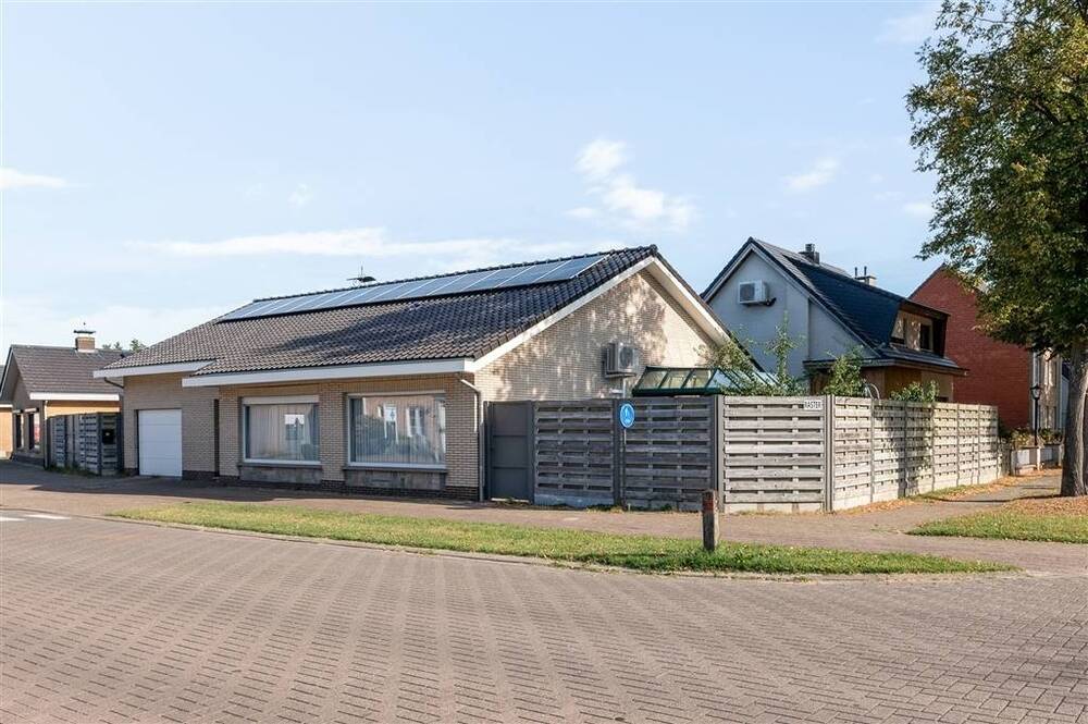 Bungalow te  koop in Wuustwezel 2990 399000.00€ 3 slaapkamers 252.00m² - Zoekertje 576312