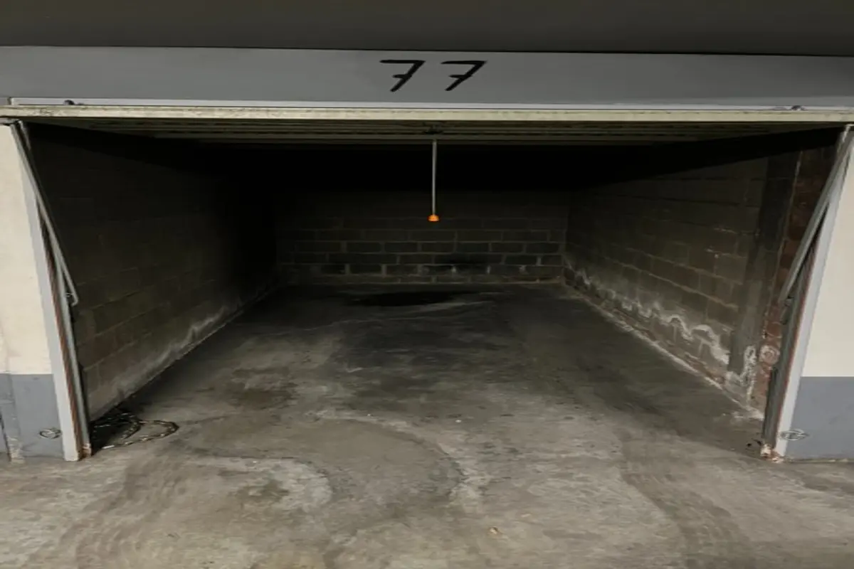 Box te  koop in Deurne 2100 18000.00€  slaapkamers m² - Zoekertje 576728