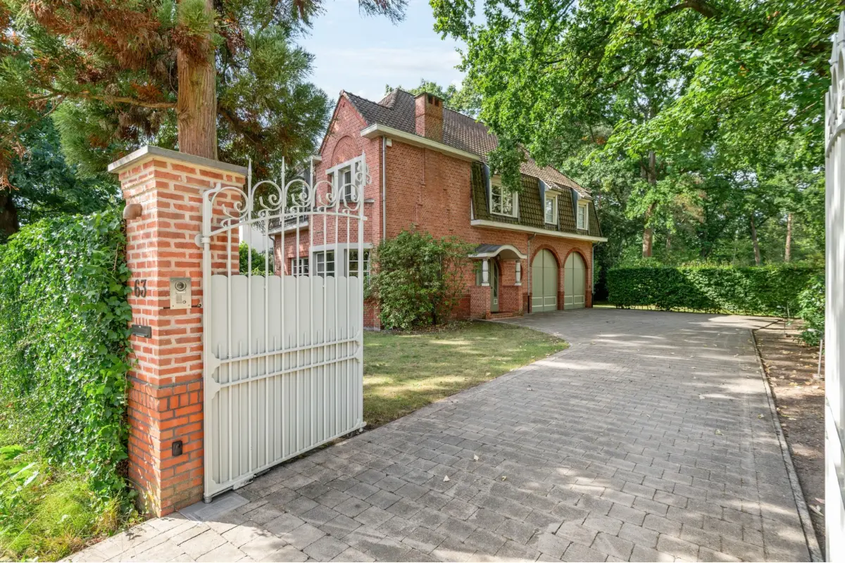 Huis te  koop in Schoten 2900 975000.00€ 6 slaapkamers 255.00m² - Zoekertje 576739