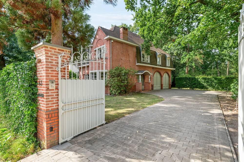 Huis te  koop in Schoten 2900 975000.00€ 6 slaapkamers 255.00m² - Zoekertje 576739