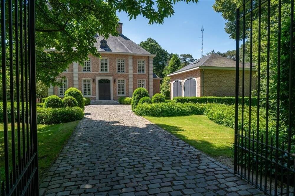 Villa te  koop in Zandhoven 2240 1450000.00€ 5 slaapkamers 345.00m² - Zoekertje 577295