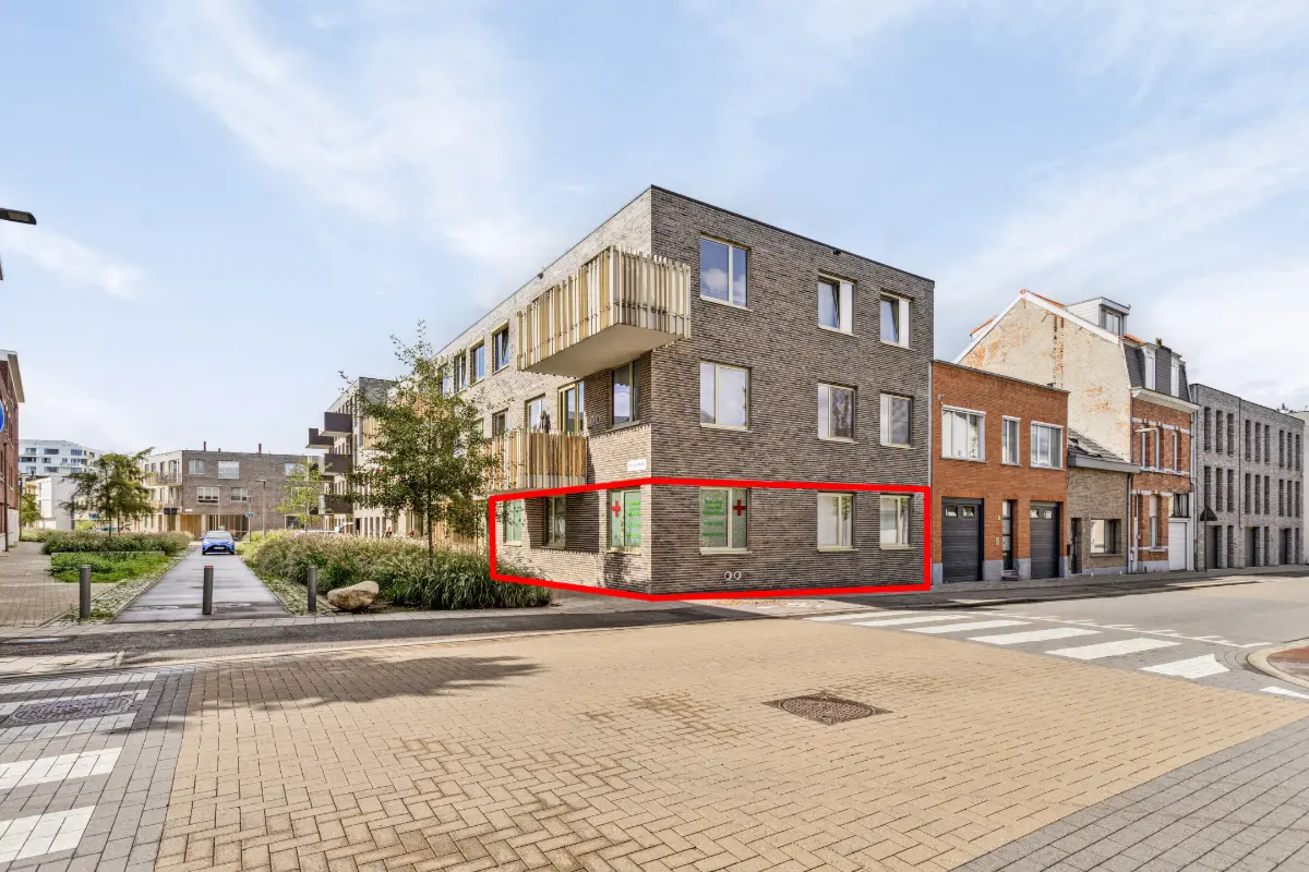 Handelszaak te  koop in Hoboken 2660 210000.00€ 0 slaapkamers m² - Zoekertje 577140