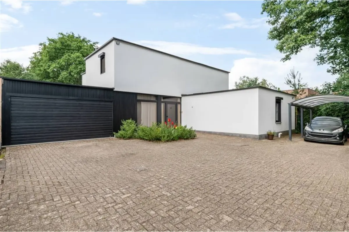 Huis te  koop in Brasschaat 2930 779000.00€ 4 slaapkamers 384.00m² - Zoekertje 577741
