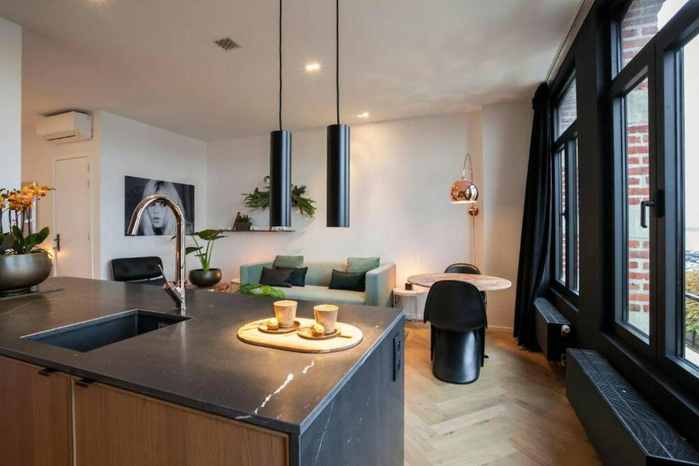 Appartement te  huur in Antwerpen 2000 2450.00€  slaapkamers m² - Zoekertje 577989