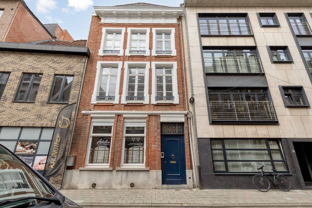 Herenhuis te  koop in Lier 2500 569000.00€ 8 slaapkamers 367.00m² - Zoekertje 579866