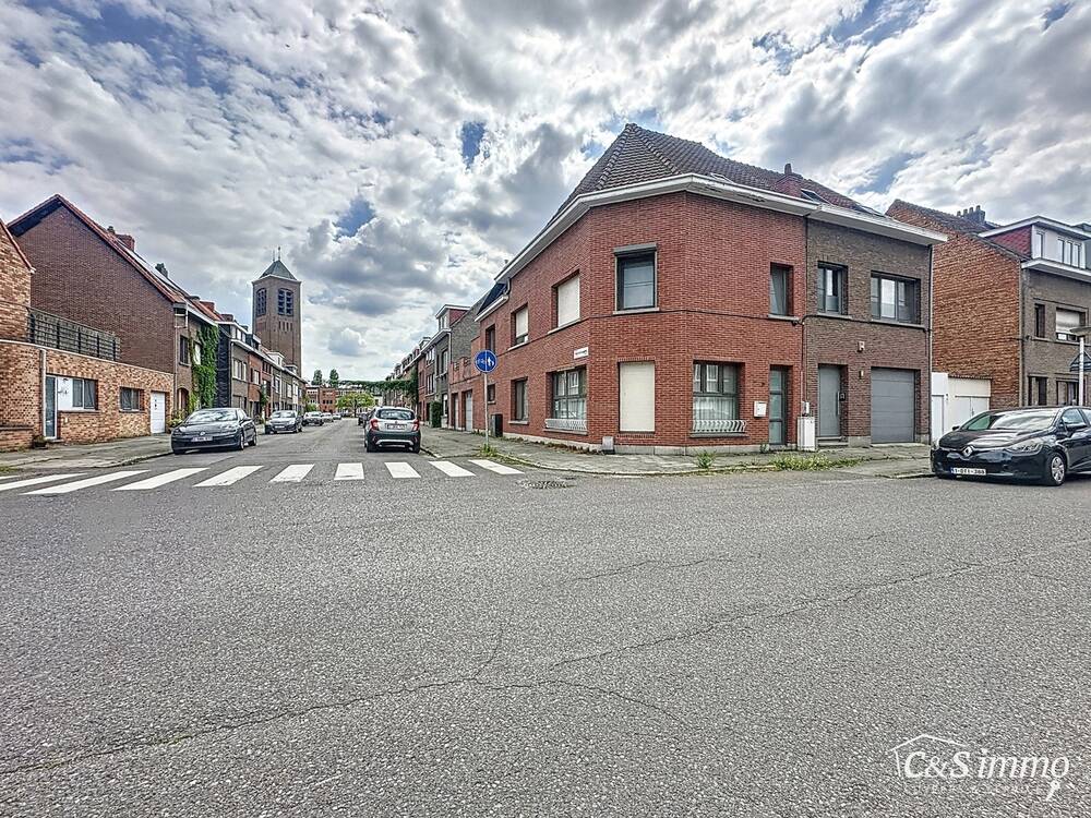 Huis te  koop in Merksem 2170 549000.00€ 6 slaapkamers 196.00m² - Zoekertje 580493