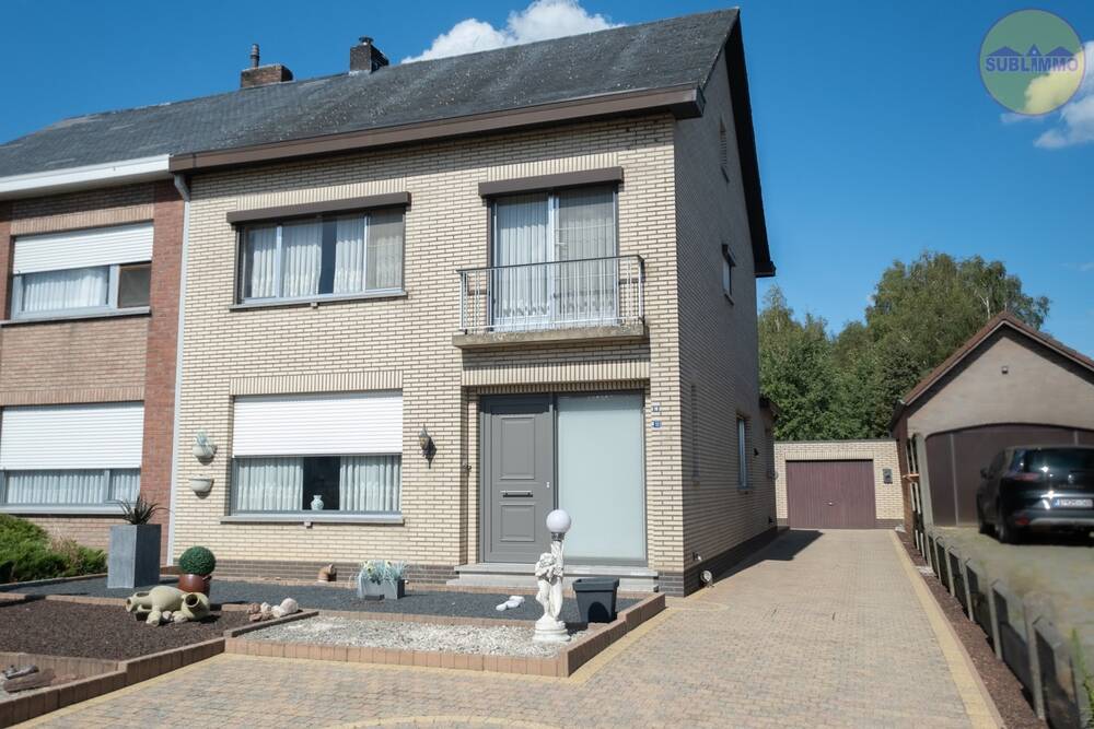 Huis te  koop in Balen 2490 249000.00€ 3 slaapkamers m² - Zoekertje 579313