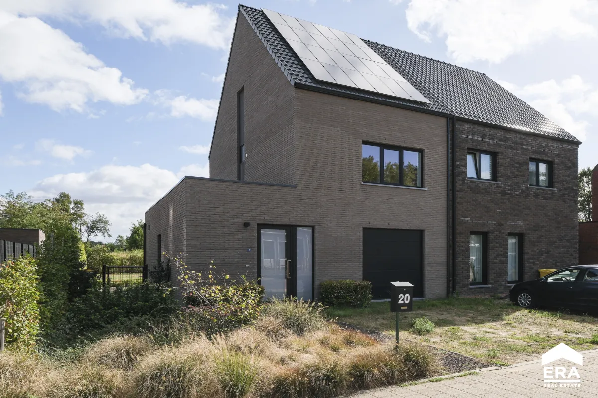 Huis te  koop in Balen 2490 374900.00€ 3 slaapkamers 174.00m² - Zoekertje 582248