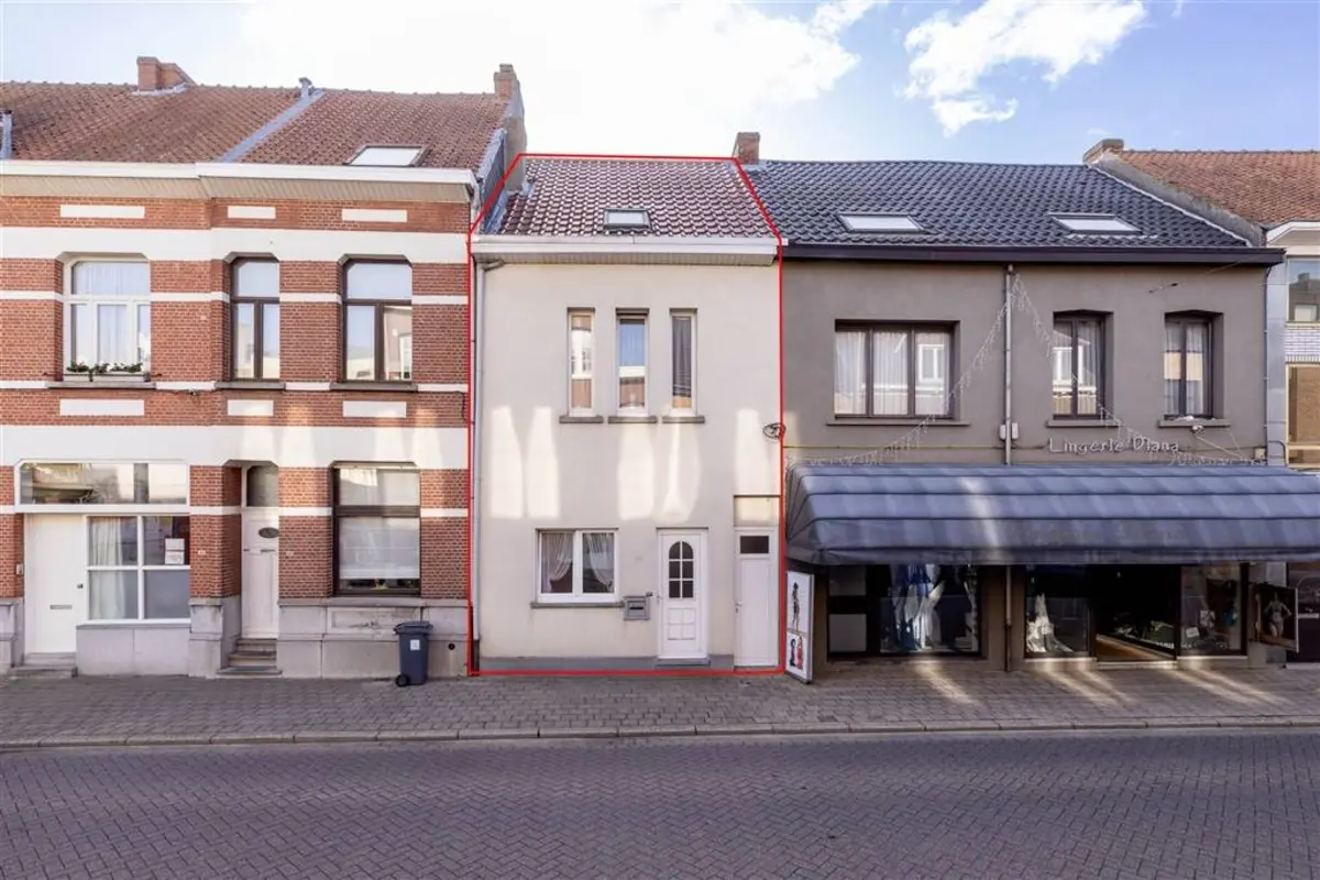 Huis te  koop in Herentals 2200 255000.00€ 4 slaapkamers 168.00m² - Zoekertje 584834