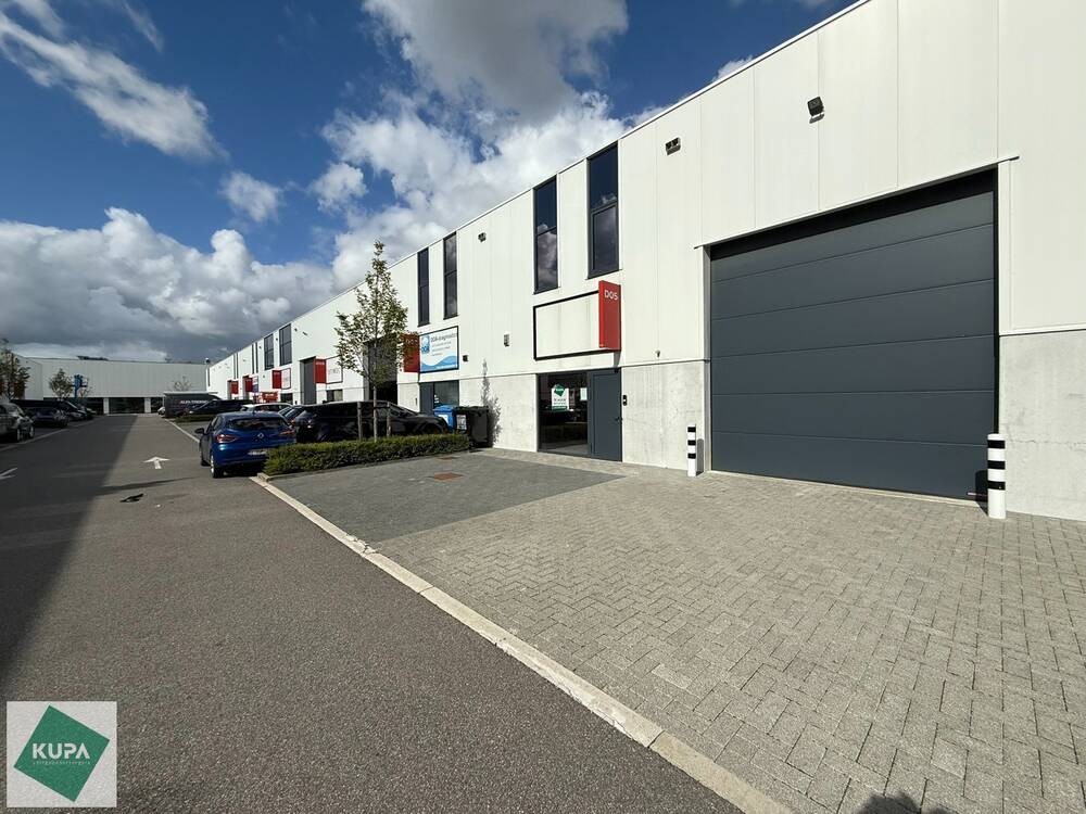 Handelszaak te huur in Kontich 2550 2400.00€ slaapkamers 324.00m² - Zoekertje 586125