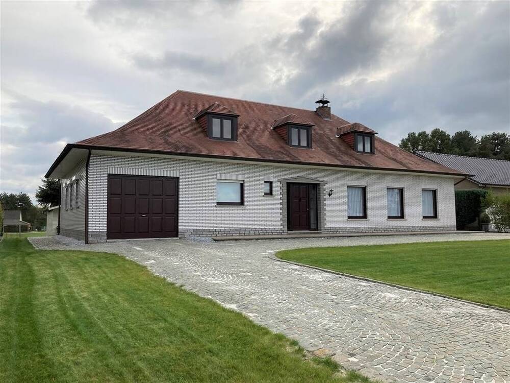 Villa te  huur in Heist-op-den-Berg 2220 1650.00€ 5 slaapkamers 202.00m² - Zoekertje 585844