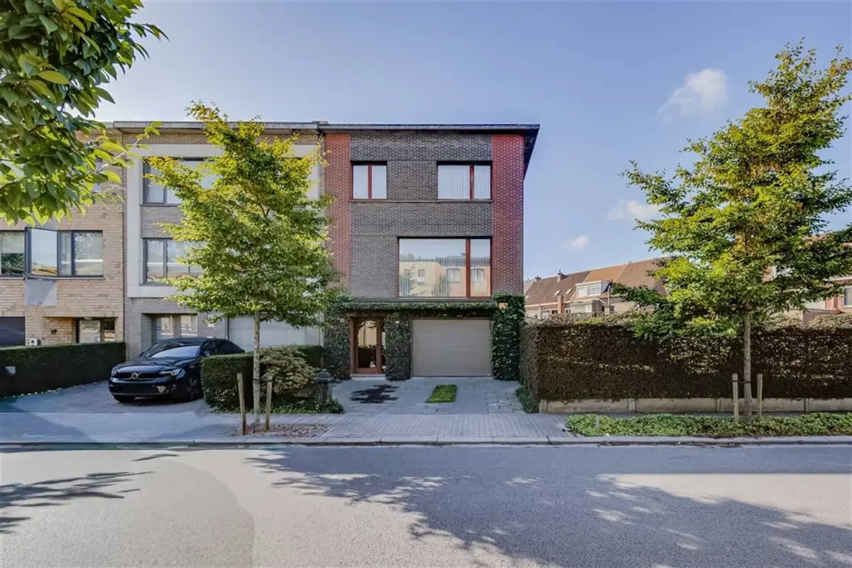 Huis te  koop in Aartselaar 2630 540000.00€ 5 slaapkamers 216.00m² - Zoekertje 586827