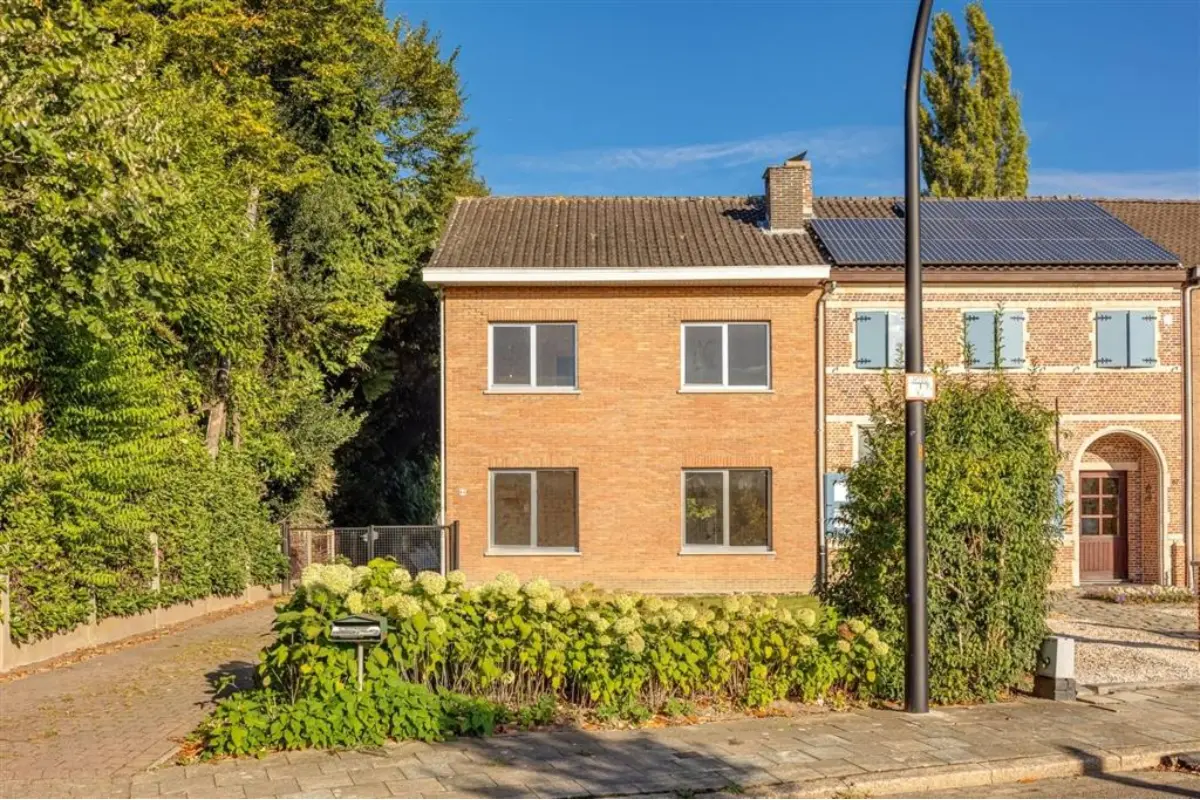 Huis te  koop in Hove 2540 410000.00€ 3 slaapkamers 169.00m² - Zoekertje 590826