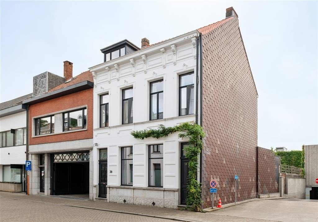 Huis te  koop in Herentals 2200 645000.00€ 5 slaapkamers 327.00m² - Zoekertje 590690